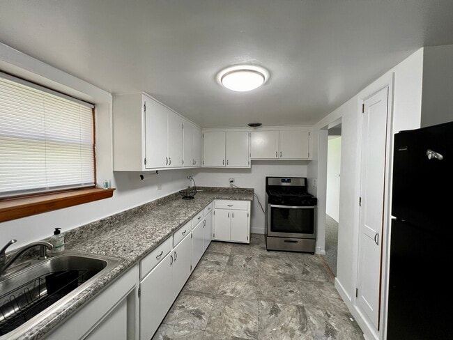 Photo - 8016 Knox Ave