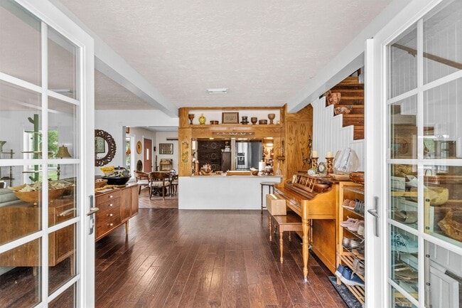 Photo - 628 Bullfrog Ln