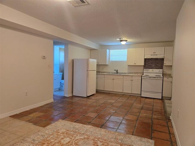 Building Photo - 2115 5th St Unit 2 Rental