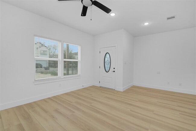 Building Photo - 8410 Sunnyhill St