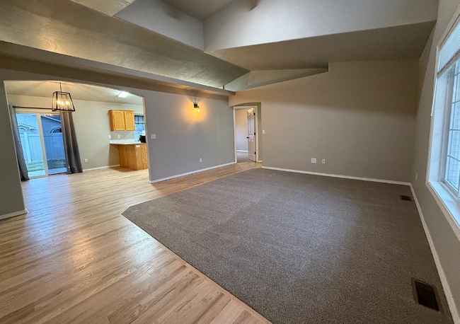 Photo - 2901 N Valam Ave