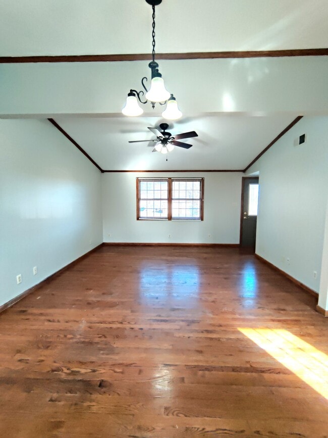 Photo - 220 E Pleasant St