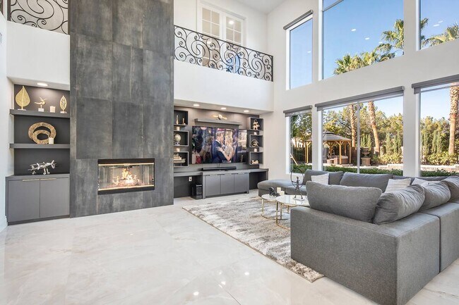 Photo - 1372 Peninsula Point Ave