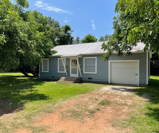 Photo - 705 Runnels Ave