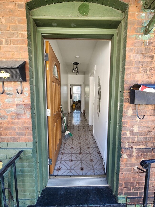 Photo - 11 Coonley Ct
