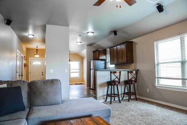 Photo - 324 SW 147th St