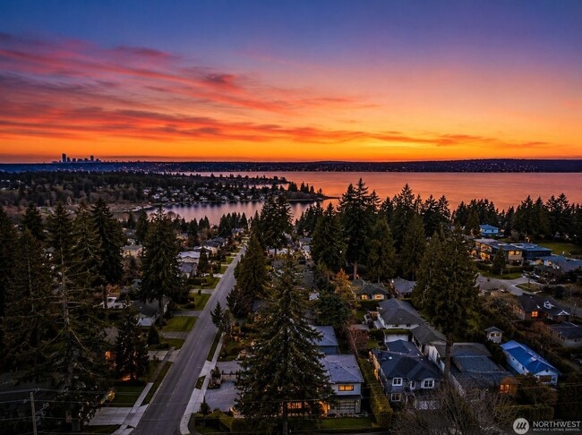 Photo - 5bd/4ba Kirkland Home