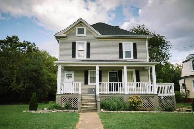 Photo - 1011 Forest Park Blvd NW House