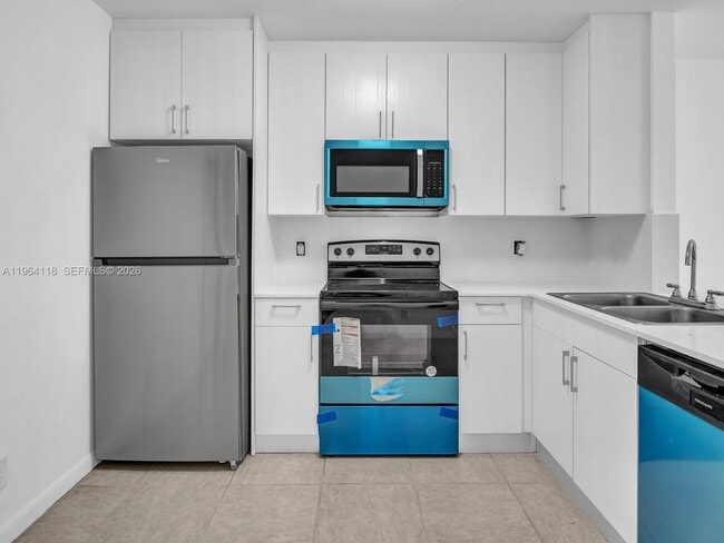 Photo - 241 NW 40th St