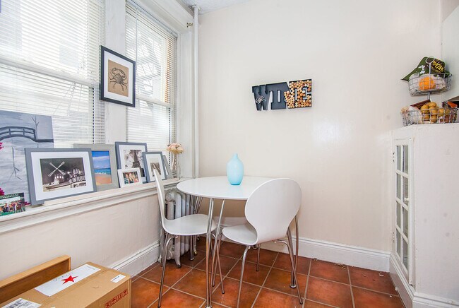 Photo - 33 Walbridge St Unit 3