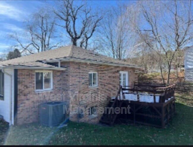 Photo - 415 Valley Rd