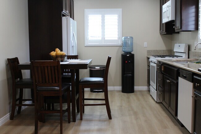 Kitchen - 8864 Earhart Ave