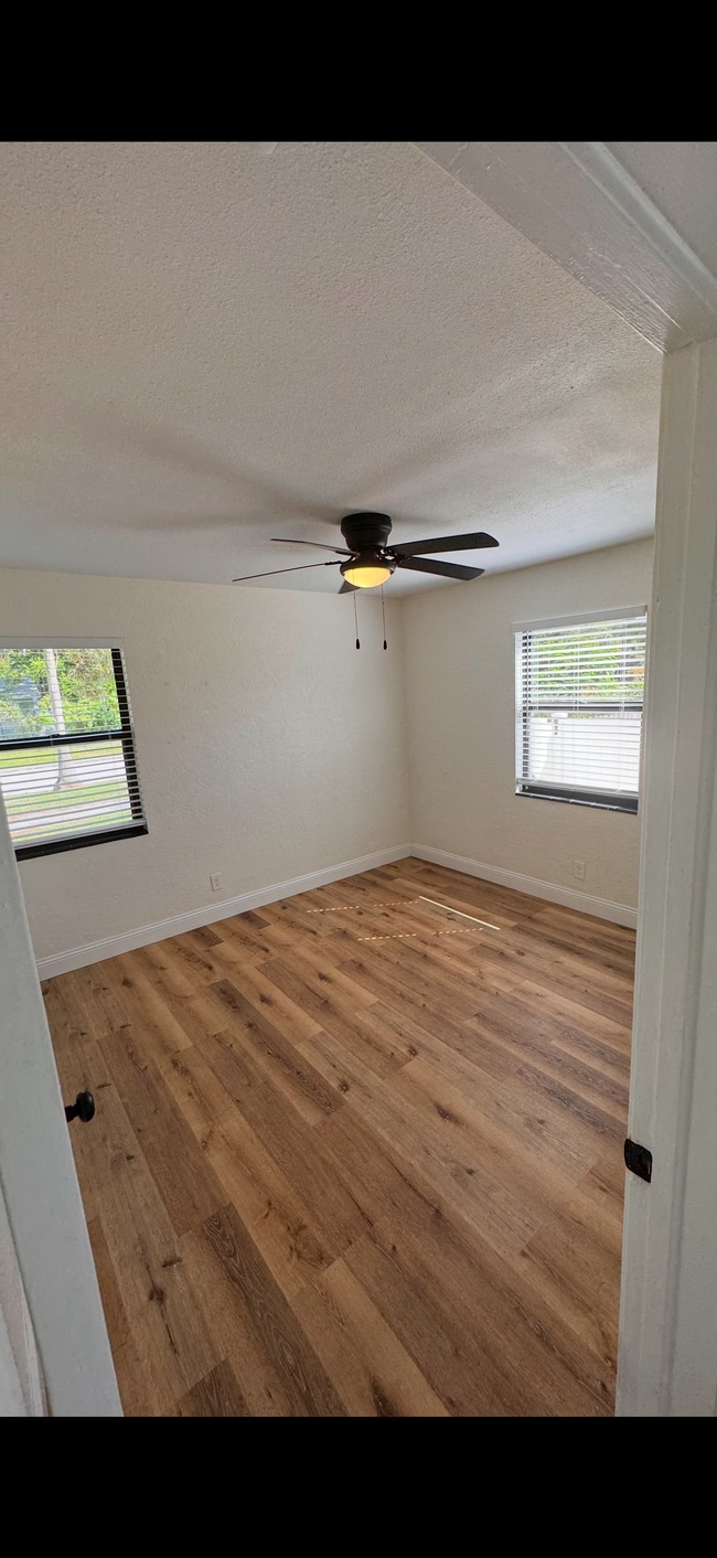 Photo - 4594 10th Ave N