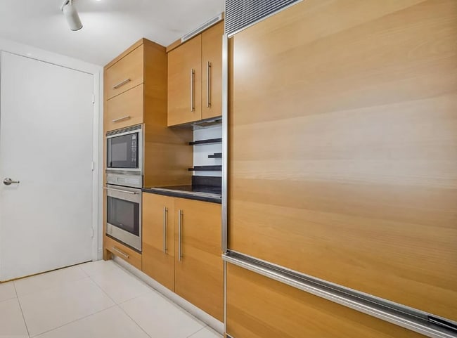 Building Photo - 475 Brickell Ave Unit 2013 Rental