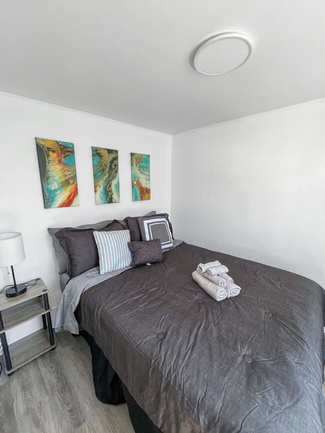 Photo - 156 Everett St Unidad SI ID1593964P