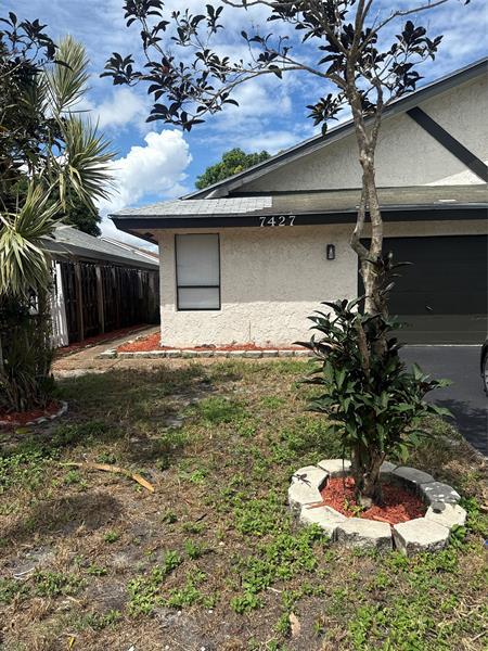 Photo - 7427 SW 13th St
