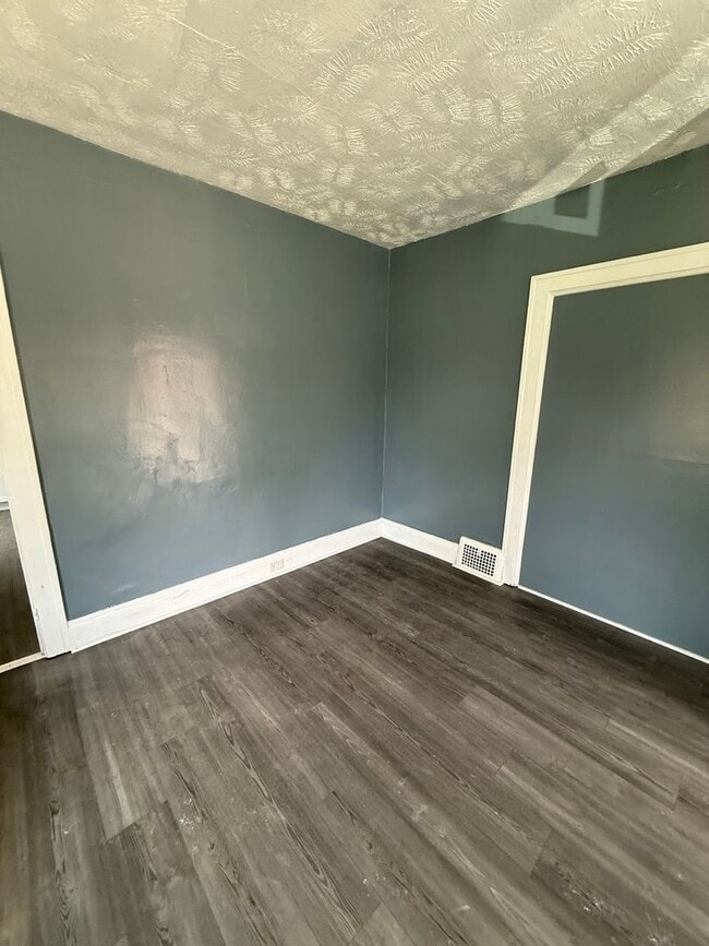 Photo - 700 E 160th St Unit 1