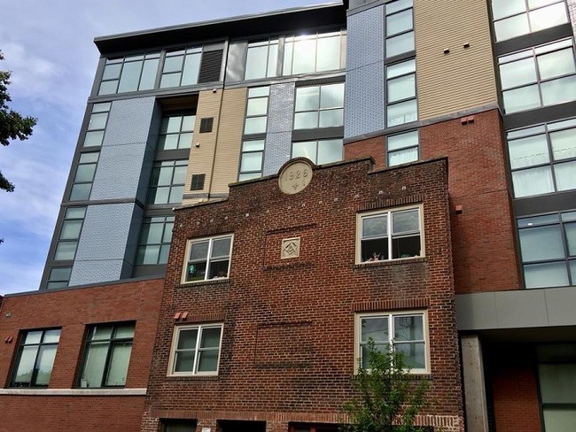 Eagle Market Place - Eagle Market Place Apartments