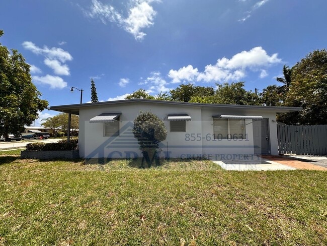 Photo - The perfect 3/1 single home in Pompano Beach - Washer and Dryer in unit!