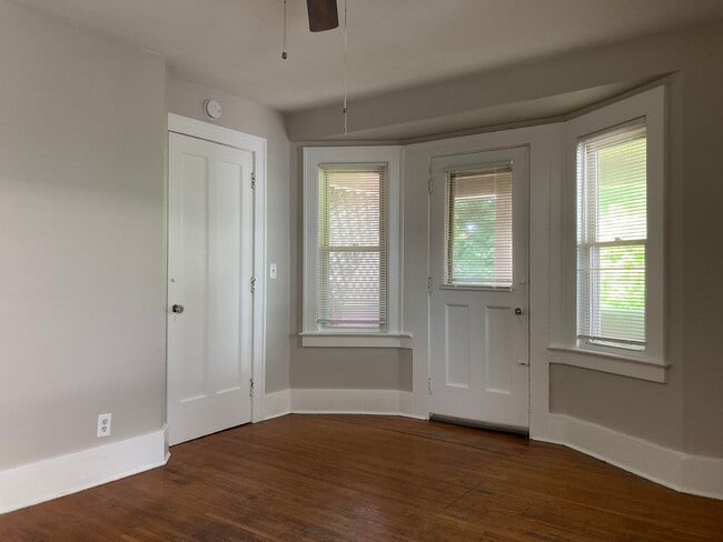Building Photo - 450 Meigs-VR Unit 450-5 VR