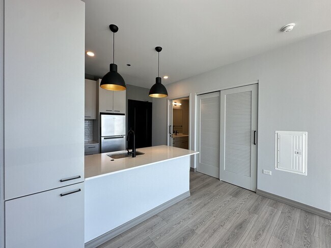 Photo - 2155 N Elston Ave Unidad 112