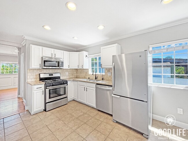 Photo - Cozy 2 bedroom, 1 bathroom home in North Park!