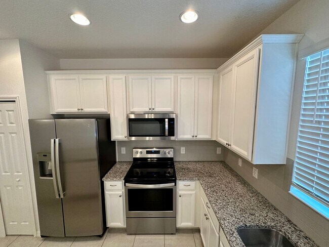Photo - MOVE IN SPECIAL! 3/2.5 Town Home in Golden...