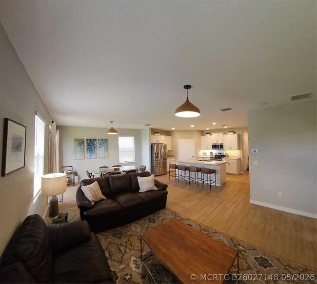 3034 NE Skyview Ln