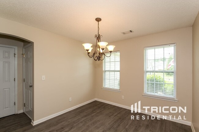Photo - 4991 Larkspur Ln