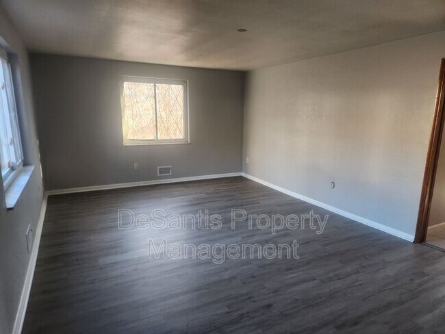 Photo - 142-146 Ritzland Unit 142