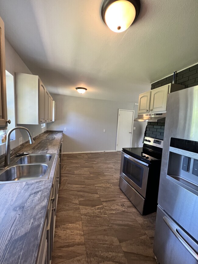 Photo - 1305 N College Ave