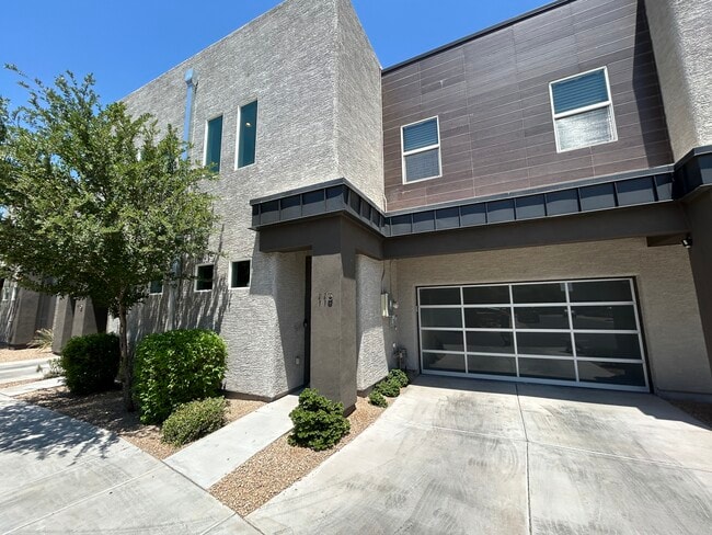 Photo - 2315 E Pinchot Ave