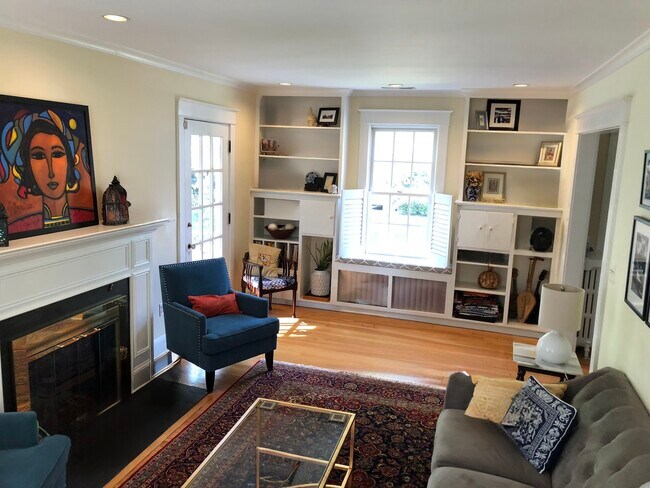 Photo - 10 W Maple St