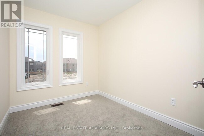 Photo - 12 Elgin Ct