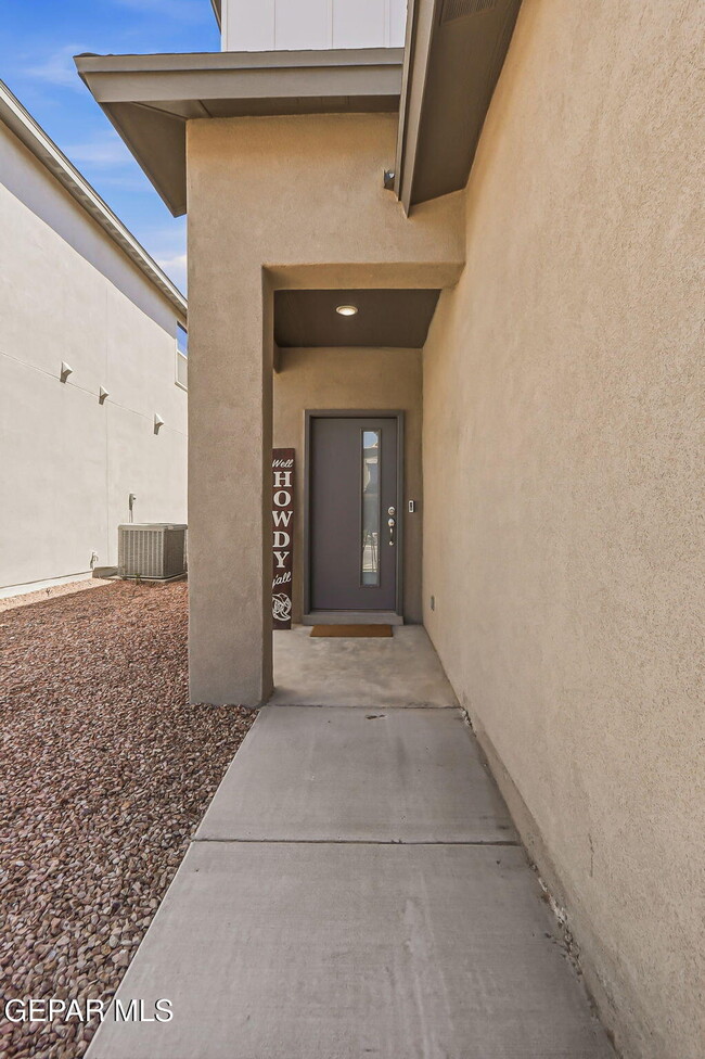 Photo - 1072 Summer Rain St