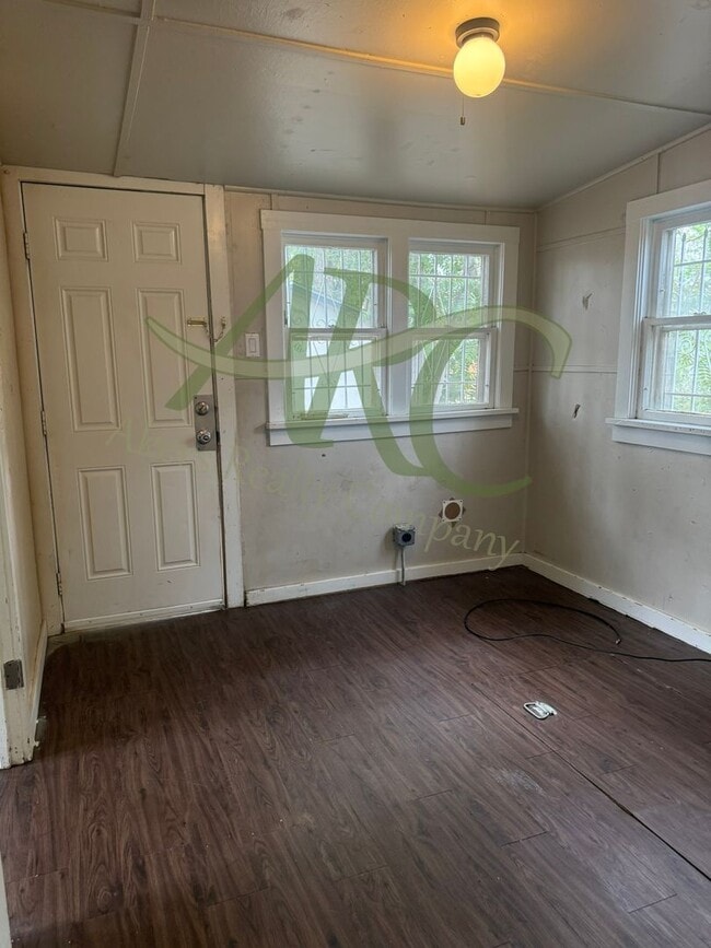 Photo - 1216 Cedar St