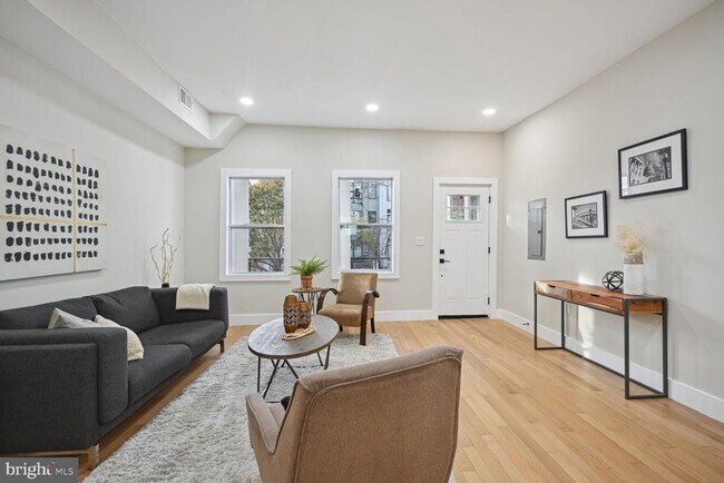 Photo - 1411 Montello Ave NE