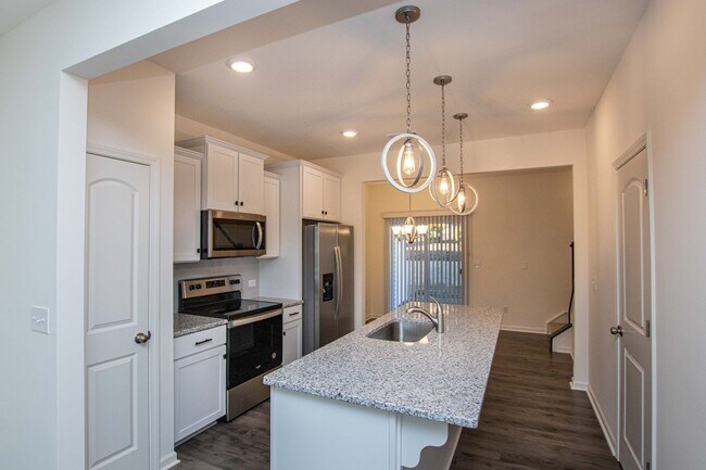 Photo - BEAUTIFUL 2 Bedroom Townhome in MIDLAND AVAILABLE JUNE 2026