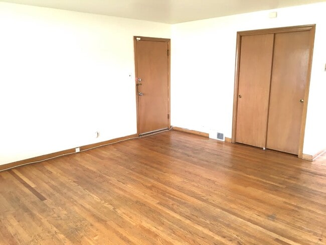 Photo - 10350 Milford St Unidad 2E