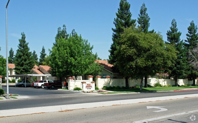 Photo - Ross Gardens