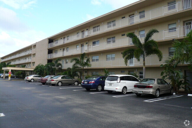 Building Photo - 330 NE 26th Ave Unit 212 Rental