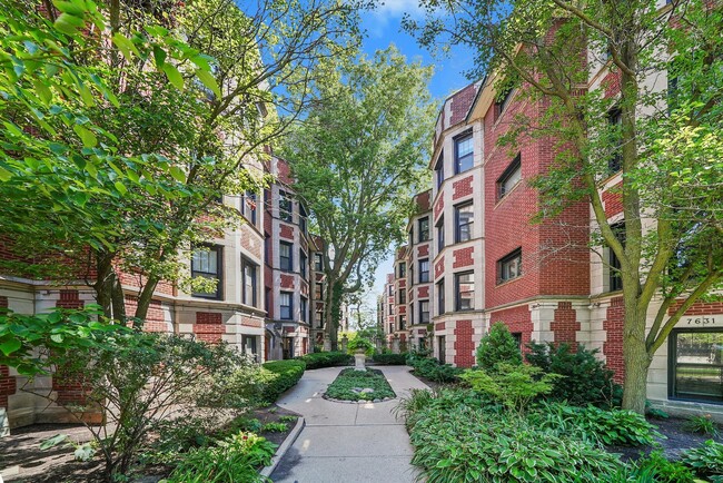 Building Photo - 7639 N Eastlake Terrace Unit 2C Rental