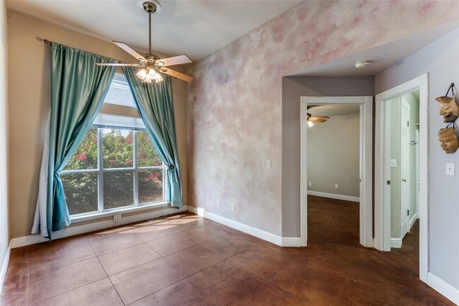 Photo - 5718 McCarty Ln