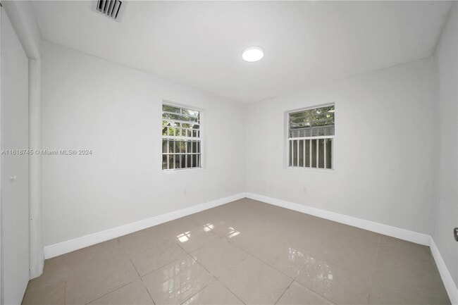 Photo - 5545 NW 3rd Ave