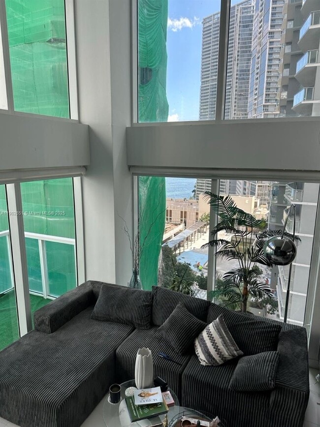 Photo - 41 SE 5th St Unidad 1201