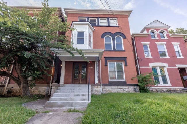 Building Photo - 1361 S Brook St Unit #1