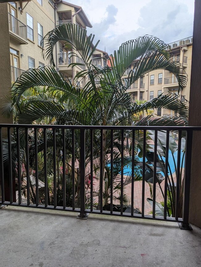 Building Photo - Conveniently located, Updated 2x2 corner b... Rental