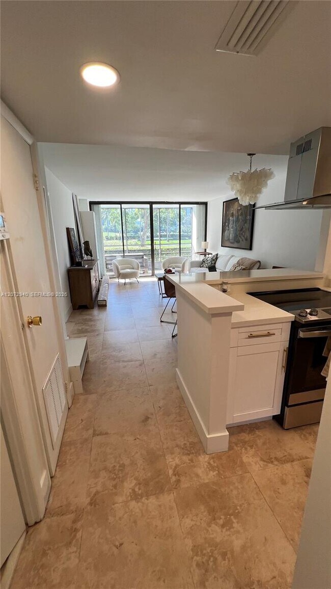 20500 W Country Club Dr Unit 117
