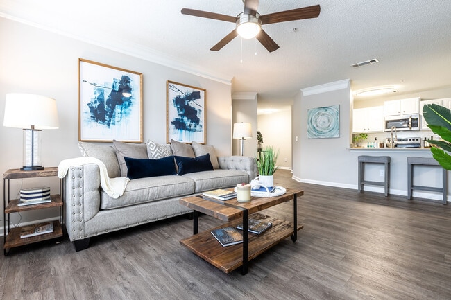Crestmont at Thornblade Apartments