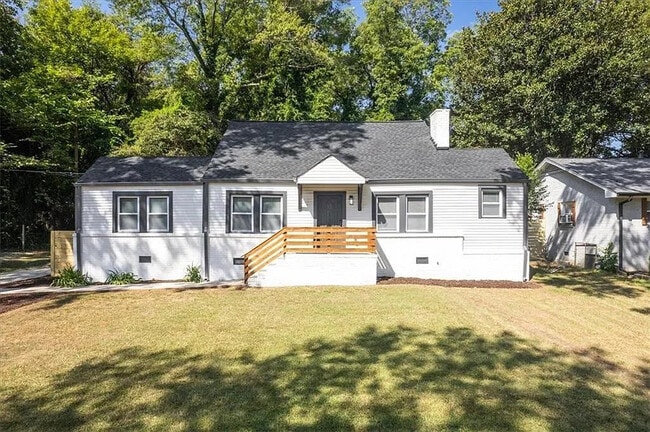 Building Photo - Room in House on Linda Ln SE